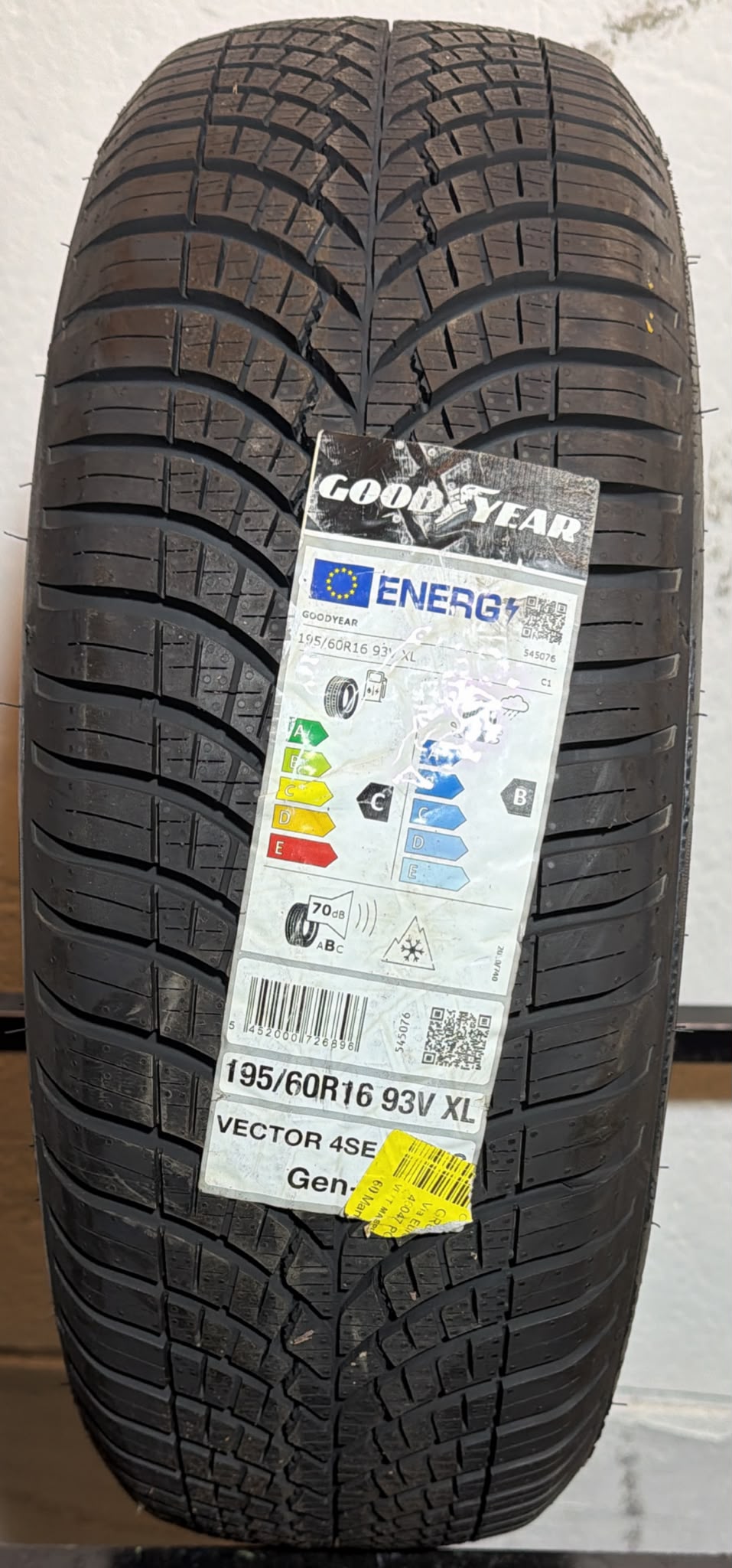 Goodyear VECTOR 4 SEASON GEN- XL 195/60 R16